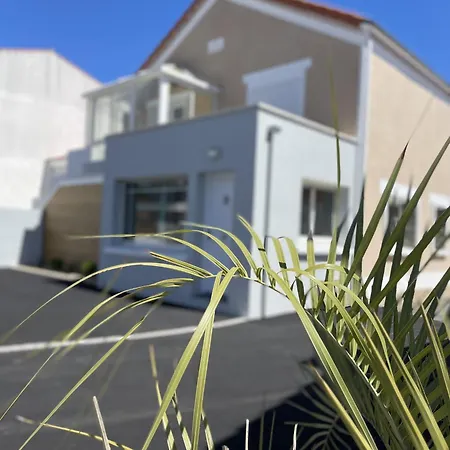 Le Chant Des Vagues Holiday home *