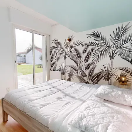 Le Chant Des Vagues Holiday home