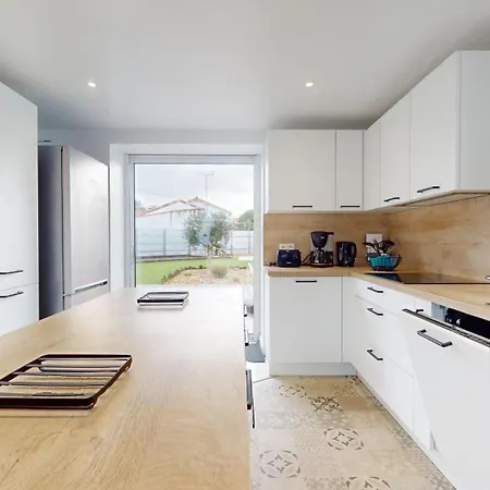 Le Chant Des Vagues Holiday home